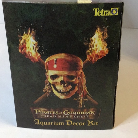 COPY - NWT PIRATES OF THE CARIBBEAN AQUARIUM DECOR KIT. - Picture 3 of 9